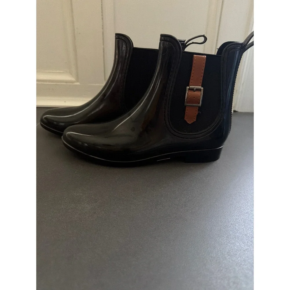 Henry Ferrera Womens Black Glossy Buckle Strap Ankle Rain Boots Size 8